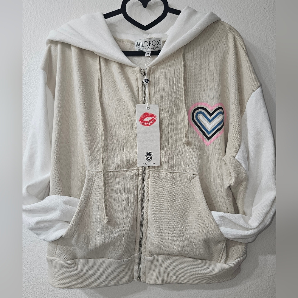 ✨️WILDFOX BEIGE & WHITE FULL ZIP HOODIE NWT SZ XS-S✨️ - Picture 2 of 11